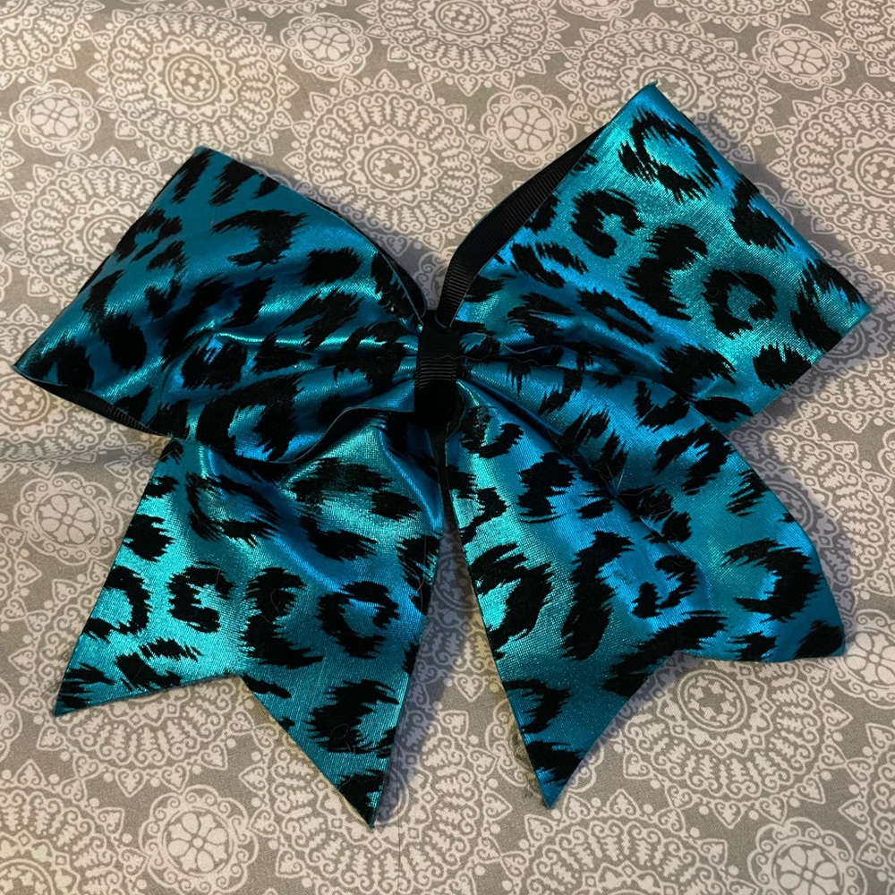cheer bow!